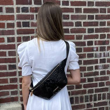 1 Bag, 4 Ways: How To Wear Your Belt Bag In 4 Different Ways 